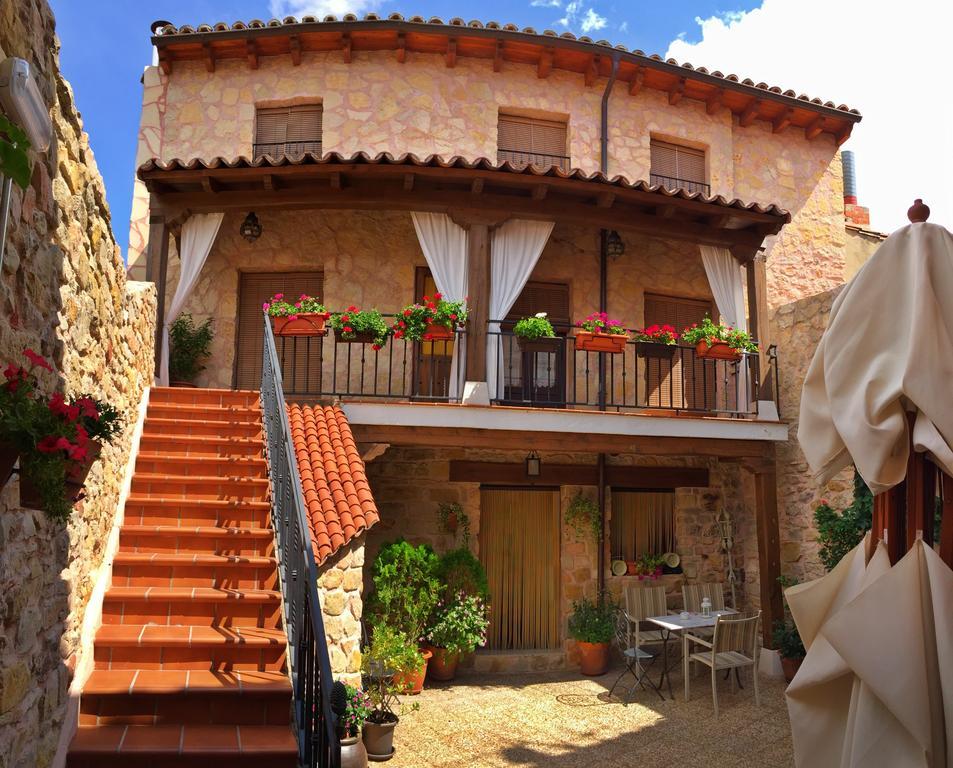 La Casona De Lucia Guest House ซีเกว็นซา ภายนอก รูปภาพ